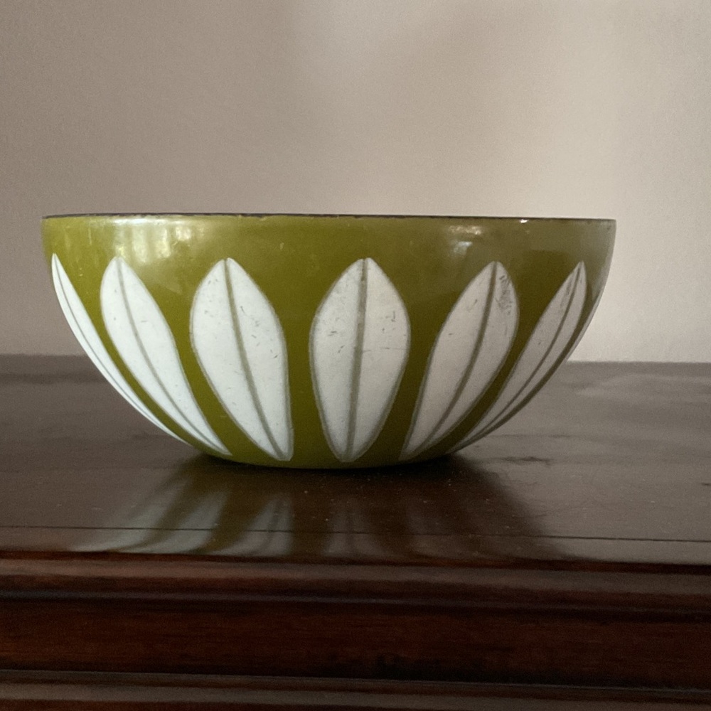 Catherineholm Elegant Green and White Ceramic Bowl